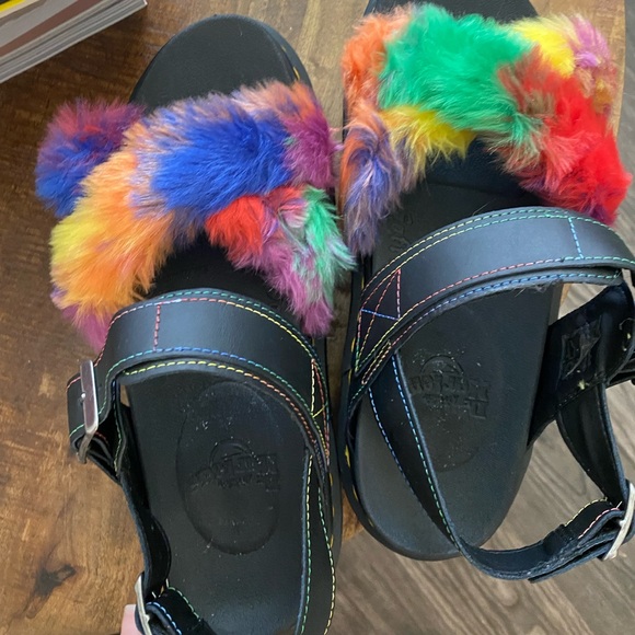 NWOT Doc Martens Voss II Fluffy Faux Fur Strap Sandals - Picture 4 of 8